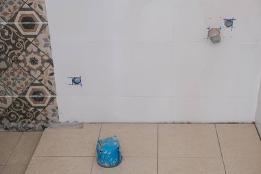 İç elektrik prizi yeni evde çalışıyor.