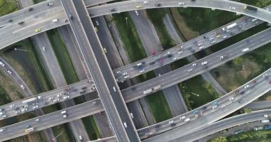 Hava görüntüleme şehir ulaşım kavşağı araba taşımacılığı endüstrisi ile kesişir