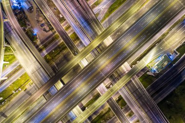 Araç hareketli hava görüntüsü gece trafiği karayolu