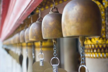 Wat Benchamabophit 'teki Ssom Brass Bell dekorasyonu Bangkok Tayland' daki mermer tapınak turu.