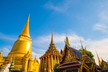 Zümrüt Buda 'nın saray tapınağı. Bangkok Tayland' a seyahat.