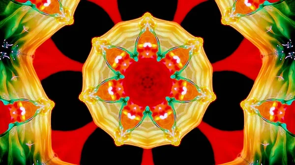 几何设计 矢量万花筒马赛克 抽象马赛克背景 五彩斑斓的未来背景 几何三角形图案 马赛克纹理 摘要分形Kaleidoscop 黑色和红色背景 带有黑色和白色的几何元素 — 图库照片