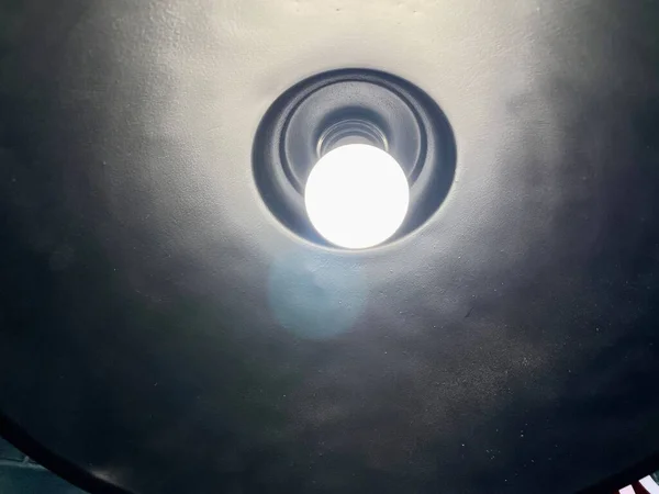샹들리에에 전구가 램프의 사진을 클로즈업 — 스톡 사진