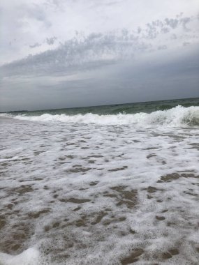 Deniz kıyısının güzel manzarası