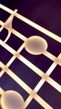 Parlak notalar. Müzikal tavan. Müzikal tarzda iç mimari.