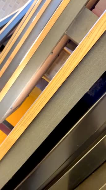 Dřevěné Schody Dřevěné Schodiště Loft Styl Interiéru Domu Vzhůru Druhého — Stock video