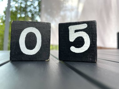 Sayılar. Boş bir arkaplanda numaralar. Bir dizi sayı. Sayılı şablon. Randevu düzeni. Takvim.