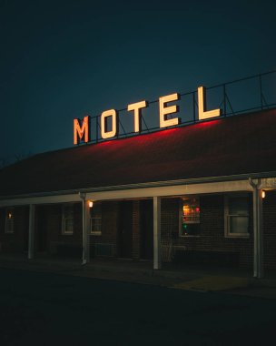 Gece Beltway Motel neon tabelası, Halethorpe, Maryland