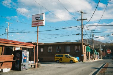 Elmas taksi tabelası ve NYC taksisi, Marion, Virginia