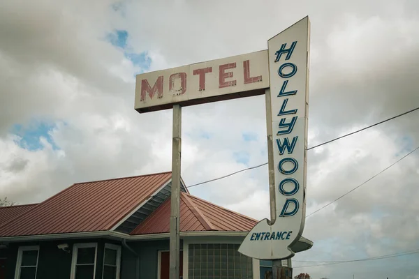 Hollywood Motel Vintage Sign New Castle Delaware — Stock Photo, Image