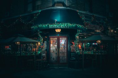 Deri Çakmaktaşı Restoranı, gece, Brooklyn, New York