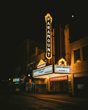 Paramount Tiyatrosu neon ışığı gece, Bristol, Tennessee