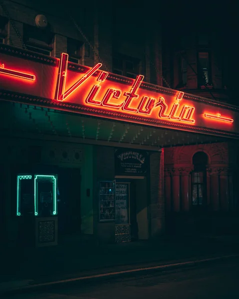 Victoria Theater Vintage Neon Sign Wheeling West Virginia — Foto de Stock