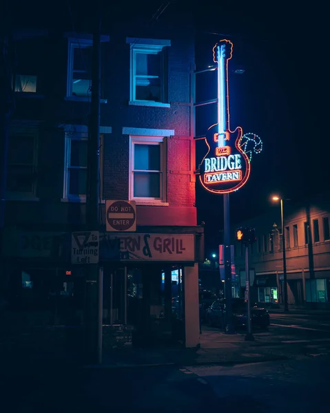 Bridge Tavern Grill Insegna Neon Vintage Notte Wheeling West Virginia — Foto Stock