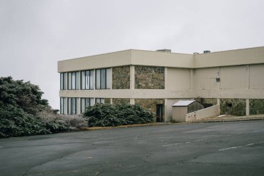 Terk edilmiş bir motel. Bir kış günü, Afton, Virginia.
