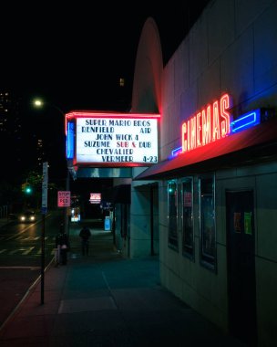 Kew Gardens Sinema Vintage tabelası gece, Queens, New York