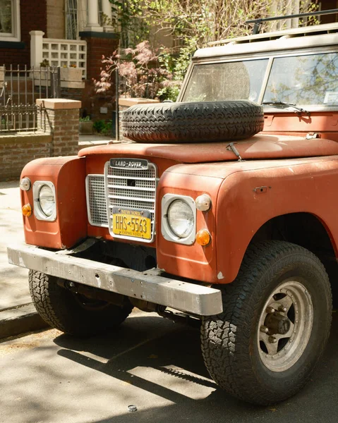 Défenseur Land Rover Rouge Crown Heights Brooklyn New York — Photo