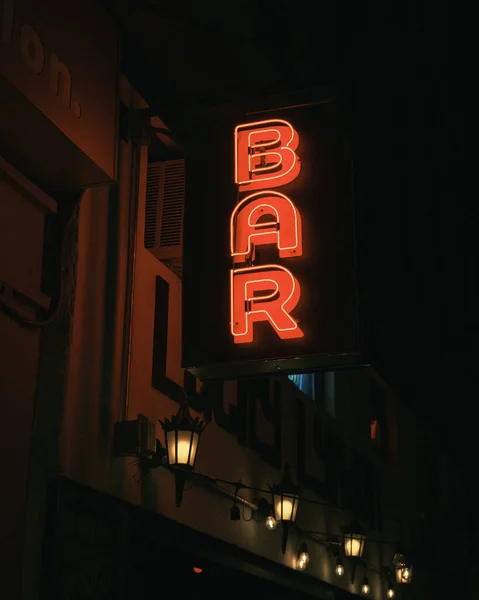 Gece Manhattan New York Bar Tabelası — Stok fotoğraf