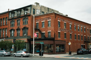 Tuvalet kağıdı. Eyer battaniyesi mağazası, Great Barrington, Massachusetts