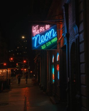 Gece Tribeca, Manhattan, New York 'ta Neon işareti olsun.