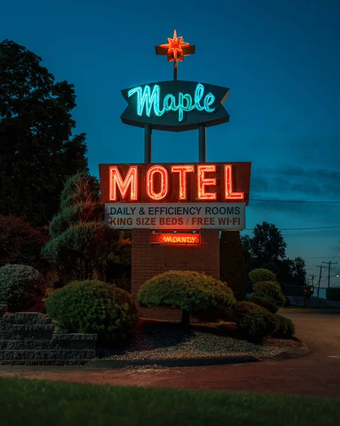 Maple Motel Vintage Neon Skylt Natten Newington Connecticut — Stockfoto
