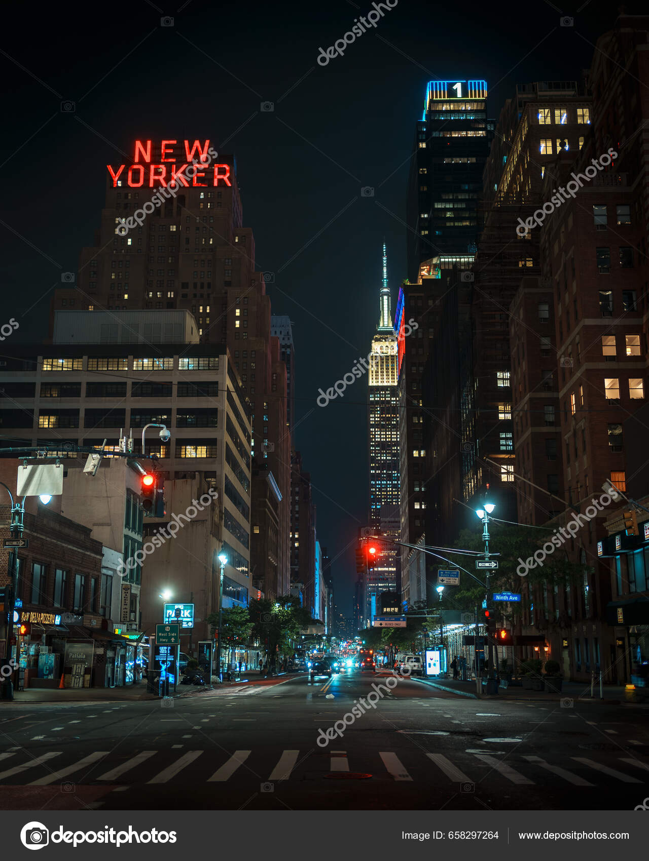 New Yorker Hotel 34Th Street Night Manhattan New York – Stock Editorial