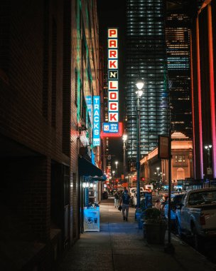 Park N Lock gece tabelası, Manhattan, New York