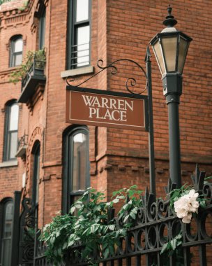 Warren Place tabelası Cobble Hill, Brooklyn, New York