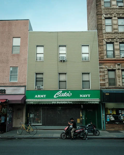 Catos Army Navy Vintage Tábla Brooklyn New York — Stock Fotó