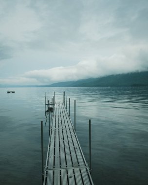 Silver Bay, New York 'ta George Gölü' nde bir rıhtım.
