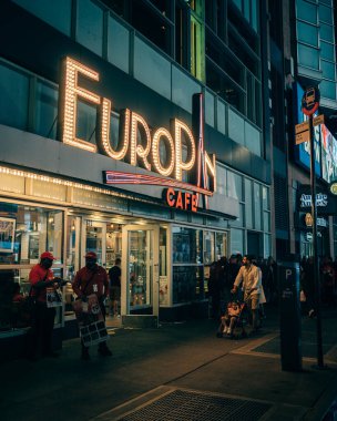 Europan Cafe 'nin gece tabelası, Manhattan, New York