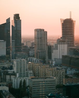 Polonya, Varşova 'daki Kültür ve Bilim Sarayı' ndan gün batımı manzarası