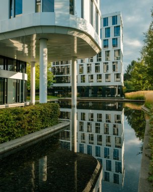 Polonya 'nın Varşova kentindeki Business Garden' da modern mimari