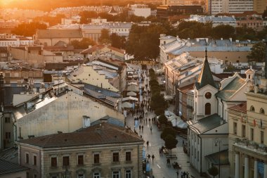 Polonya 'nın Lublin şehrinin Trinitarian Kulesi' nden akşam manzarası
