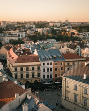 Polonya 'nın Lublin şehrinin Trinitarian Kulesi' nden akşam manzarası