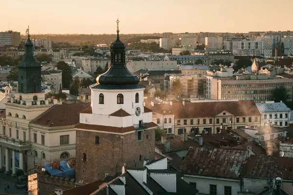 Polonya 'nın Lublin şehrinin Trinitarian Kulesi' nden akşam manzarası