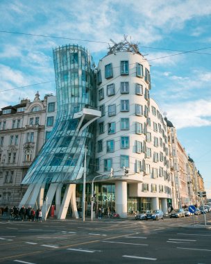 Prag, Çek Dansçı Evi 'nin modern mimarisi