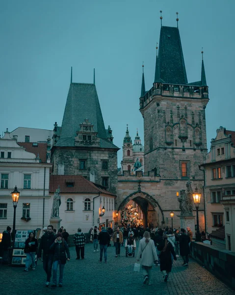 Prag, Çek Cumhuriyeti 'ndeki Charles Köprüsü Kulesi.