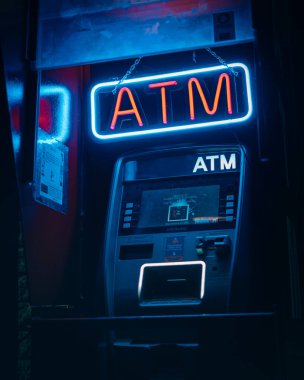 Wytheville, Virginia 'daki ATM neon levhası.