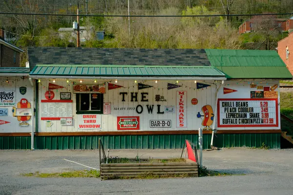Owl Drive Restaurant Vintage Skyltar War West Virginia Stockbild