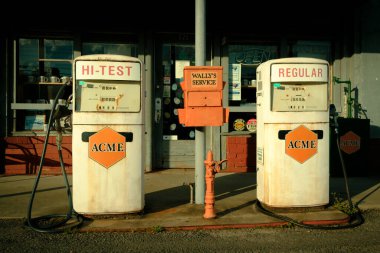 Wallys Servis İstasyonu antika benzin pompaları, Mount Airy, Kuzey Carolina