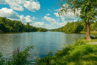 Pompton Lakes, New Jersey 'deki Ramapo Nehri manzarası