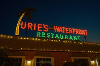 Neon levhası, New Jersey, Wildwood, Waterfront Restoranı.