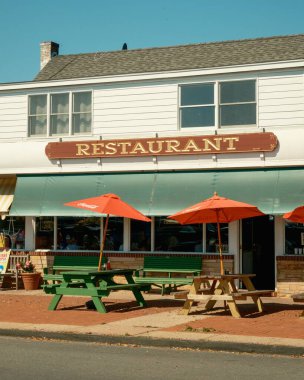 Montauk, New York 'ta restoran tabelası.