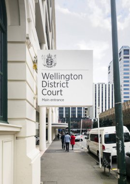 Wellington, Yeni Zelanda - 27 Temmuz 2023: 6. katta bulunan Wellington Bölge Mahkemesi dışında, 49.. 