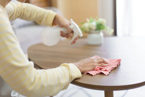 Maid Spraying Cleaner Wood Table Wiping Dirty Microfiber Fabric Cleaning — Stock Photo, Image