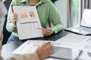 Alternatif enerji ortamı işkadını, güneş pili panel projesinin bütçesini ortaklığa açıkladı.