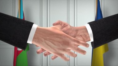 Azerbaycan ve Ukrayna diplomasisi animasyon anlaşması. İş adamı ortağı tokalaşması. Arka planda ulusal bayrak