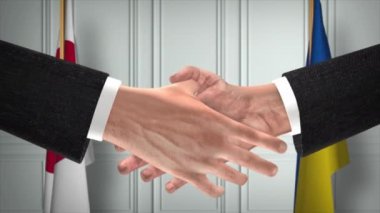Japonya ve Ukrayna diplomasisi animasyon ticareti yapıyor. İş adamı ortağı tokalaşması. Arka planda ulusal bayrak
