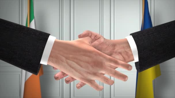 Írország Ukrajna Diplomáciai Megállapodás Animáció Üzlettárs Kézfogás Nemzeti Zászló Háttérben — Stock videók